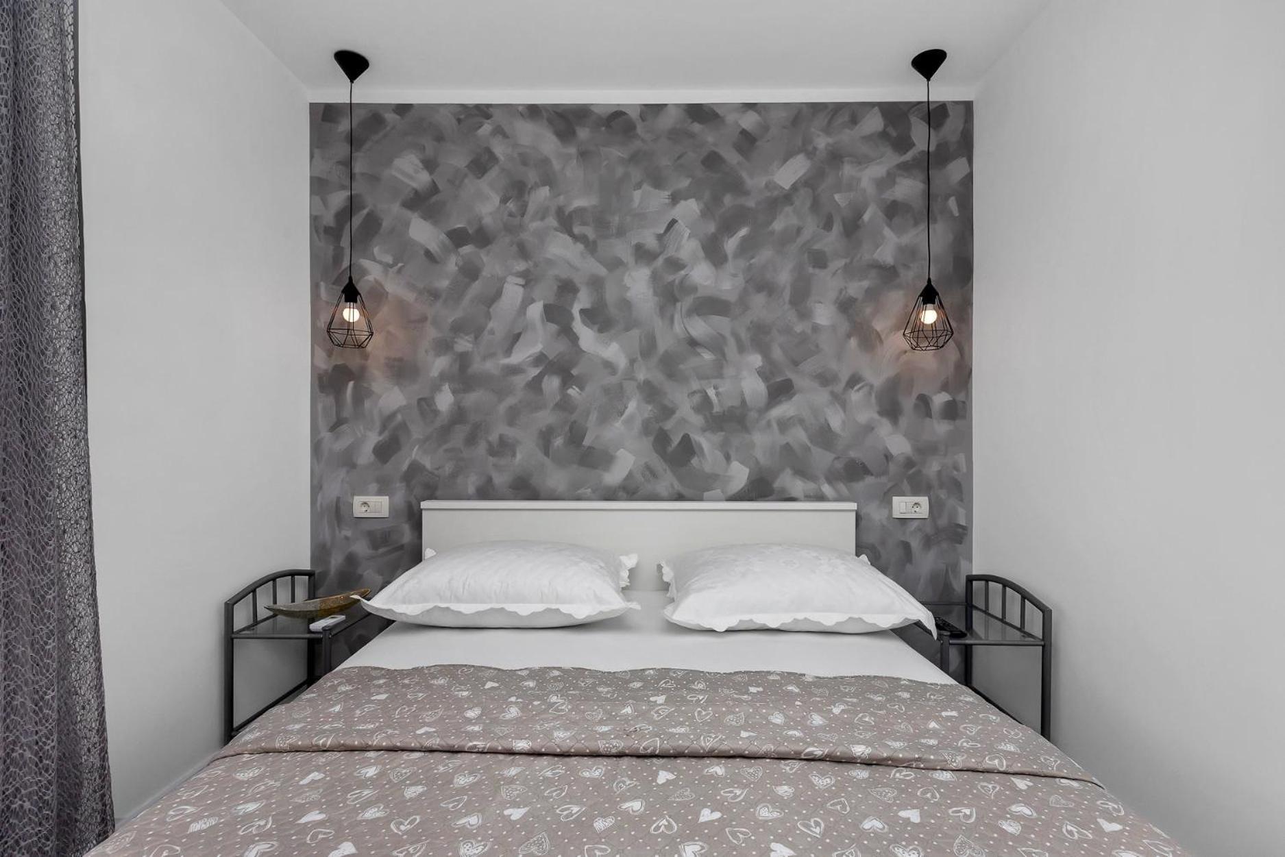 4 * Makarska